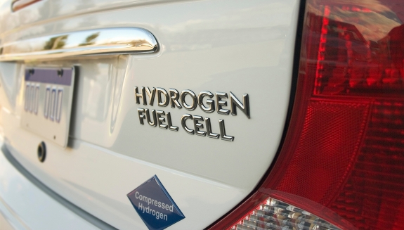 Clean Vehicle Rebate Project: Fuel-Cell Electric Vehicle Data and Lessons Learning